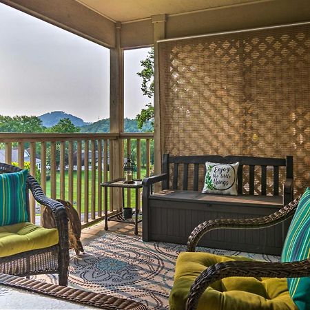 Modern Studio With Balcony About 1 Mi To Lake Lure! Экстерьер фото
