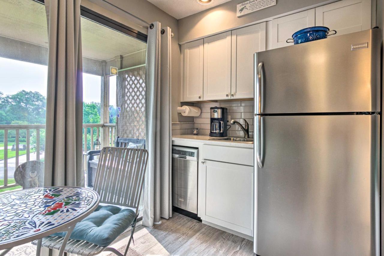 Modern Studio With Balcony About 1 Mi To Lake Lure! Экстерьер фото