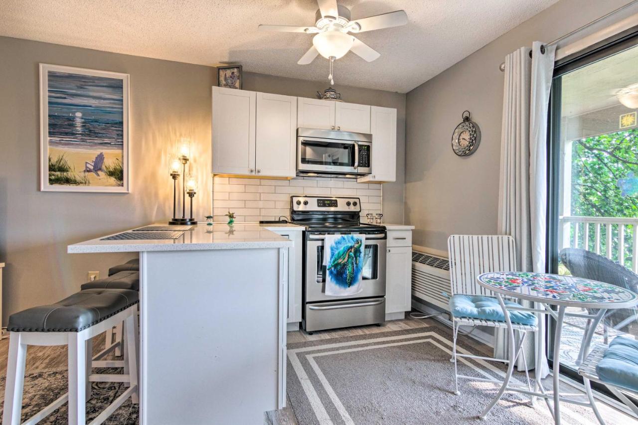 Modern Studio With Balcony About 1 Mi To Lake Lure! Экстерьер фото